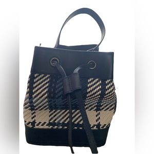 NWT Tory Burch Robinson Plain Mini Bucket Bag.